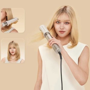 Приручите вьющиеся и непослушные волосы   Под воздействием воздушного потока насадка для непослушных волос эффективно приглаживает выбившиеся волоски, помогая создать аккуратную и элегантную укладку.